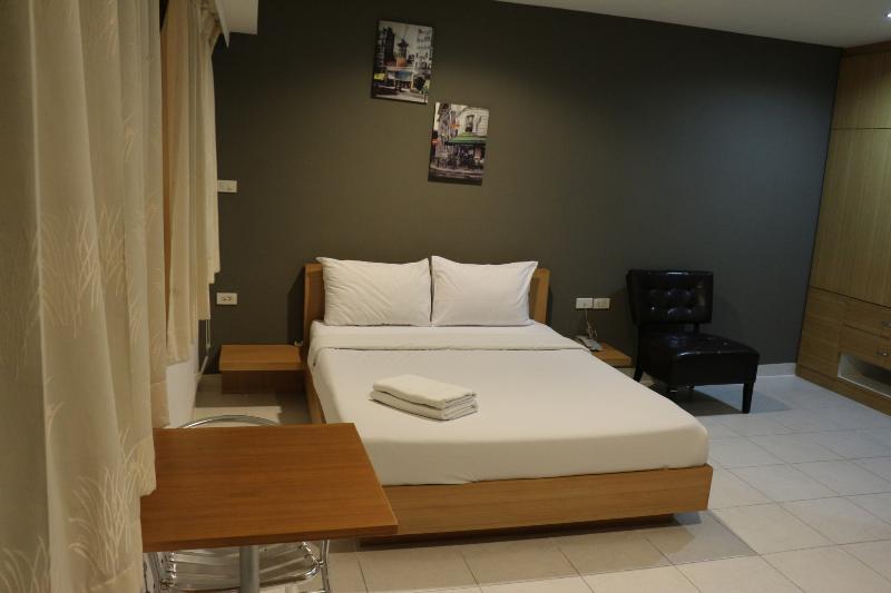 Sena House Hotel Bangkok Exterior photo